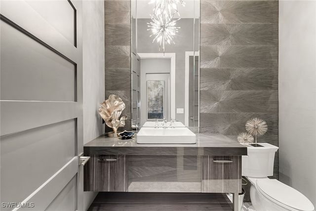 927 Barcarmil WAY, Naples, FL 34110