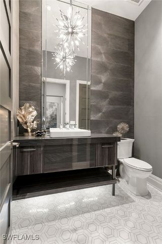 927 Barcarmil WAY, Naples, FL 34110