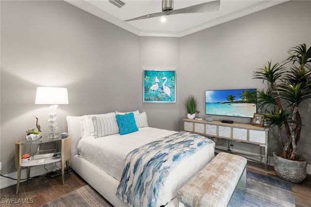 927 Barcarmil WAY, Naples, FL 34110