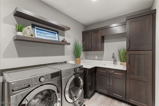 927 Barcarmil WAY, Naples, FL 34110