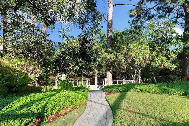 927 Barcarmil WAY, Naples, FL 34110