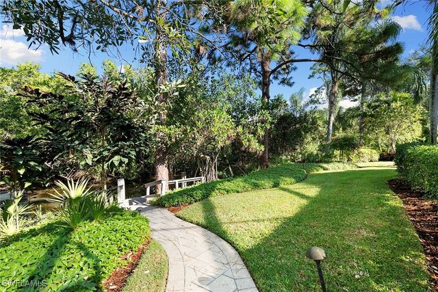 927 Barcarmil WAY, Naples, FL 34110