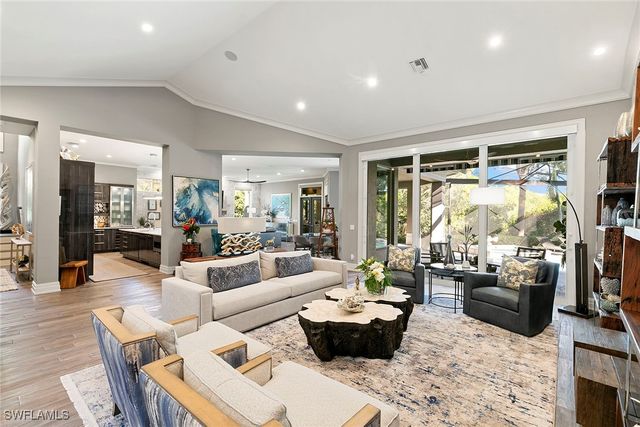 927 Barcarmil WAY, Naples, FL 34110