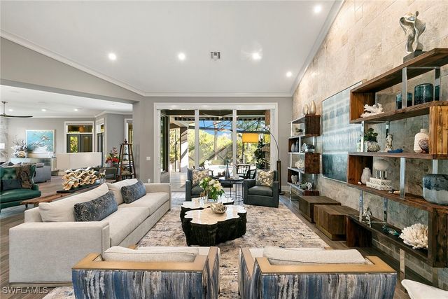 927 Barcarmil WAY, Naples, FL 34110