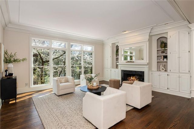 910 Curlew Court, Sandy Springs, GA 30327