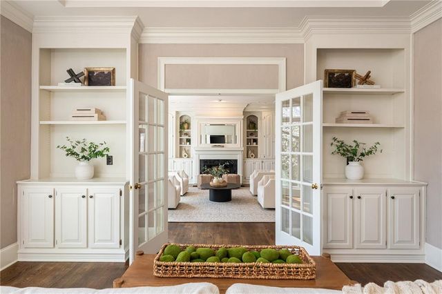 910 Curlew Court, Sandy Springs, GA 30327