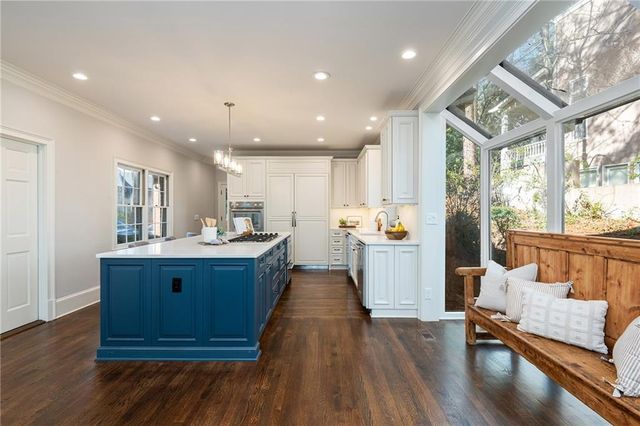 910 Curlew Court, Sandy Springs, GA 30327