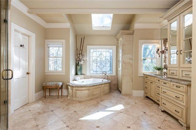 910 Curlew Court, Sandy Springs, GA 30327