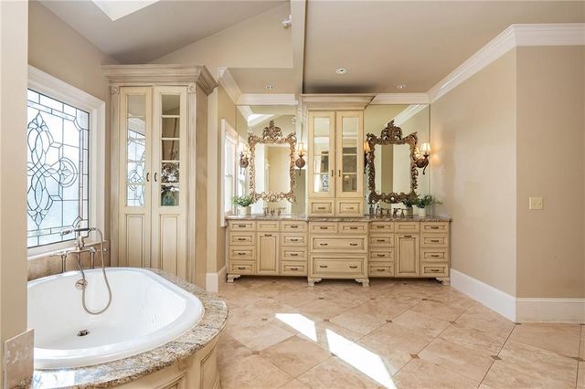 910 Curlew Court, Sandy Springs, GA 30327