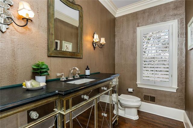 910 Curlew Court, Sandy Springs, GA 30327