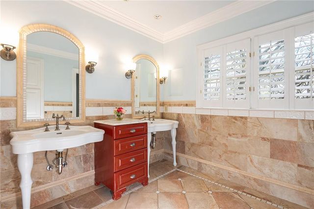 910 Curlew Court, Sandy Springs, GA 30327