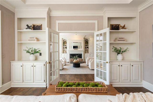 910 Curlew Court, Sandy Springs, GA 30327