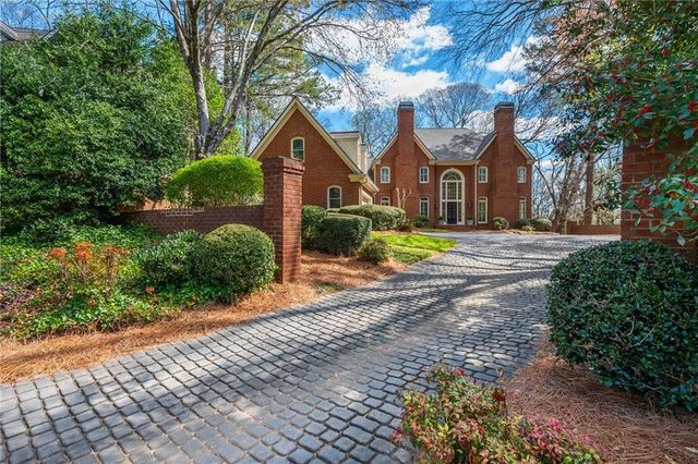 910 Curlew Court, Sandy Springs, GA 30327