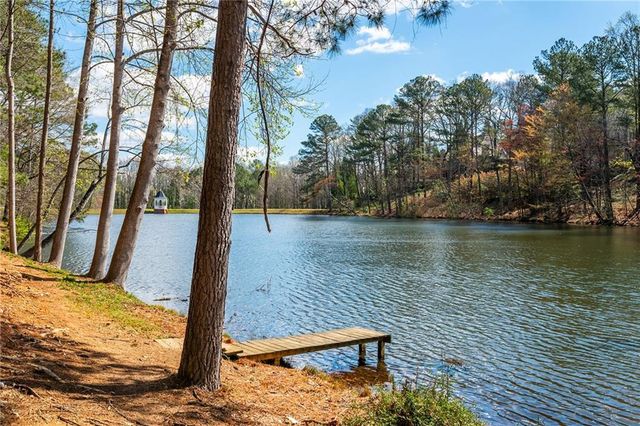 910 Curlew Court, Sandy Springs, GA 30327