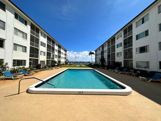 4500 N FLAGLER Drive D24, West Palm Beach, FL 33407