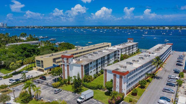 4500 N FLAGLER Drive D24, West Palm Beach, FL 33407