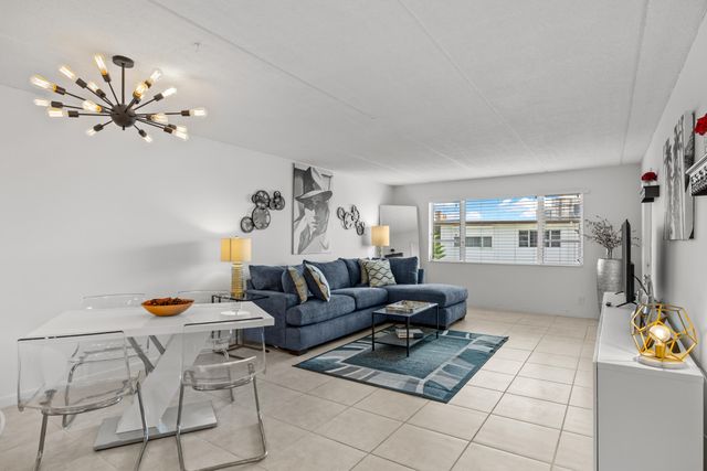 4500 N FLAGLER Drive D24, West Palm Beach, FL 33407
