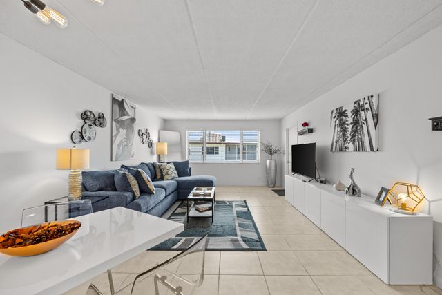 4500 N FLAGLER Drive D24, West Palm Beach, FL 33407
