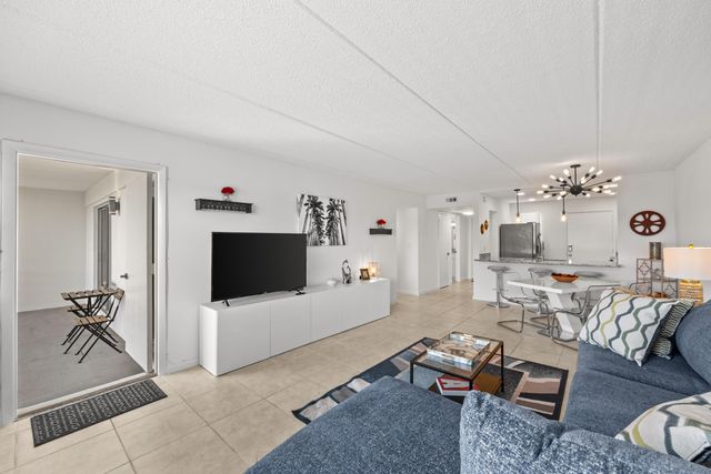 4500 N FLAGLER Drive D24, West Palm Beach, FL 33407