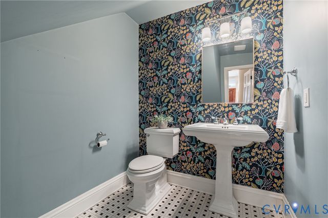 2601 E Grace, Richmond, VA 23223