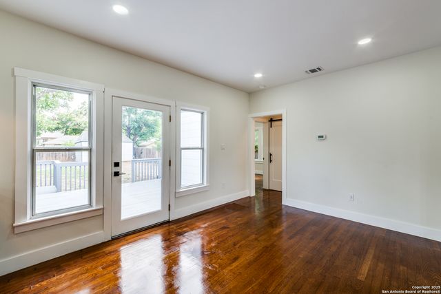 2007 mistletoe, San Antonio, TX 78201