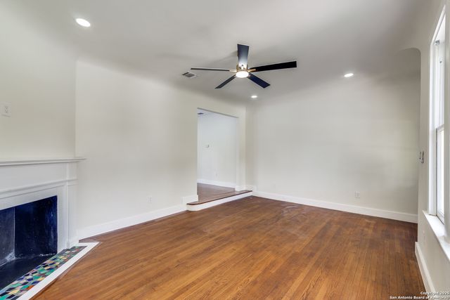 2007 mistletoe, San Antonio, TX 78201