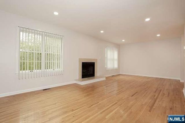 90 Elm Street, Allendale, NJ 07401