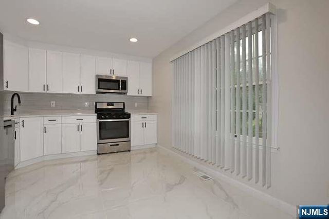 90 Elm Street, Allendale, NJ 07401