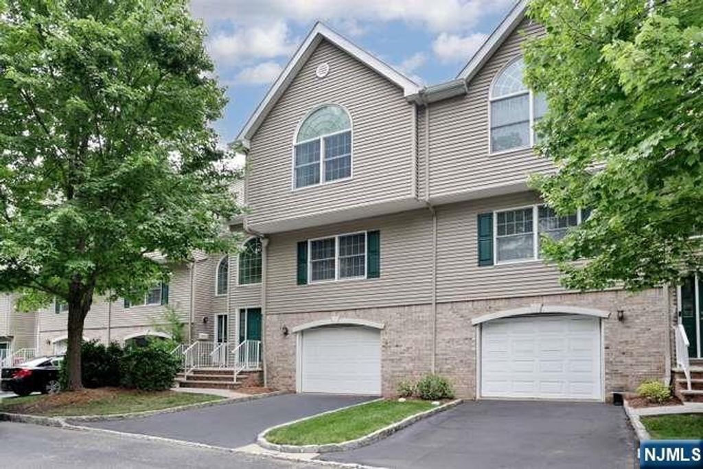 90 Elm Street, Allendale, NJ 07401