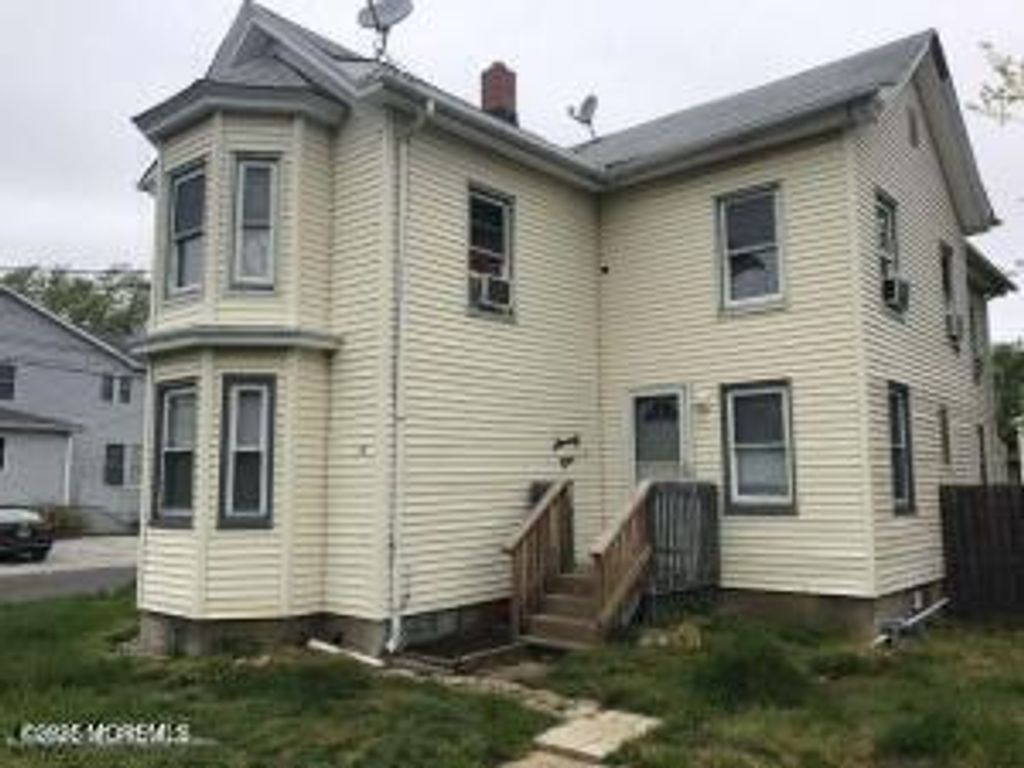 79 Compton Street, A & B, Belford, NJ 07718