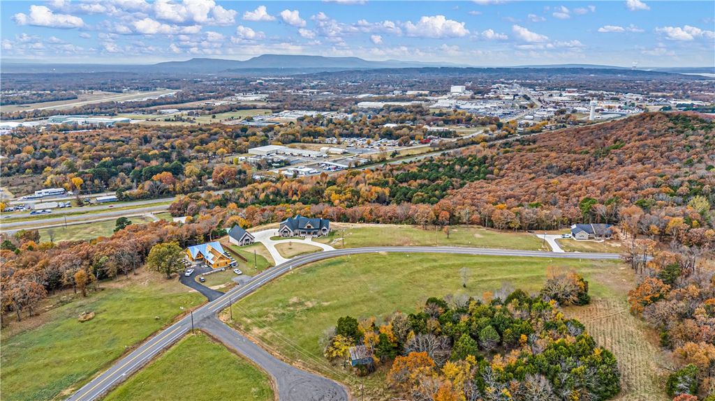 370 Apple Lane, Russellville, AR 72802