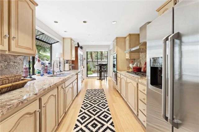 1 Sea Cove Lane, Newport Beach, CA 92660