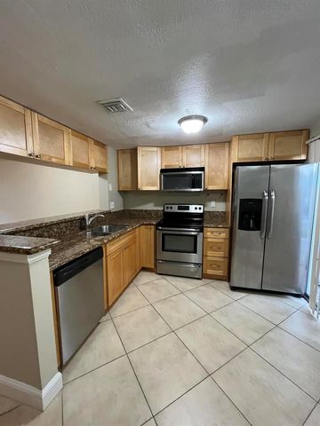 2589 NE 15th Street, Pompano Beach, FL 33062