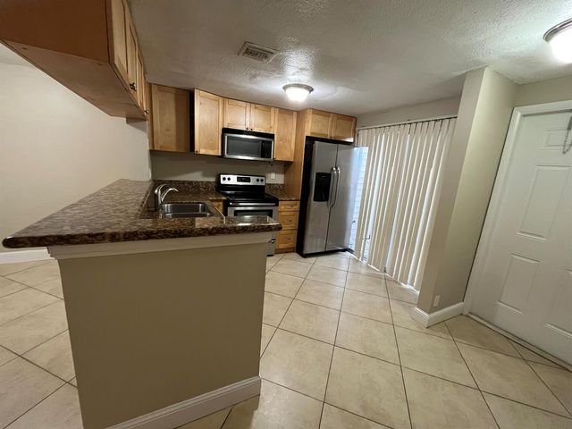 2589 NE 15th Street, Pompano Beach, FL 33062