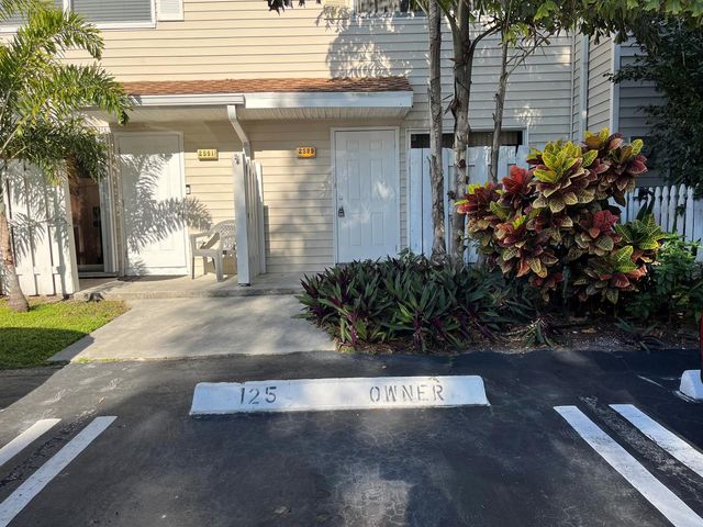 2589 NE 15th Street, Pompano Beach, FL 33062