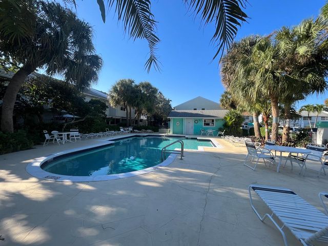2589 NE 15th Street, Pompano Beach, FL 33062