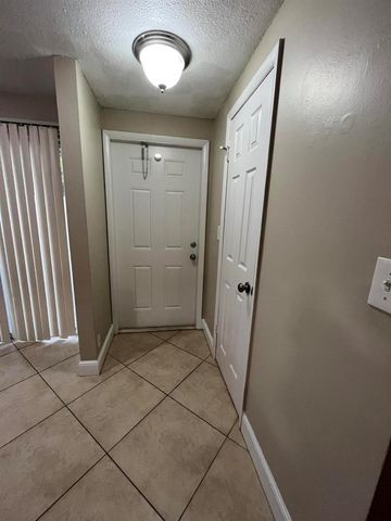 2589 NE 15th Street, Pompano Beach, FL 33062