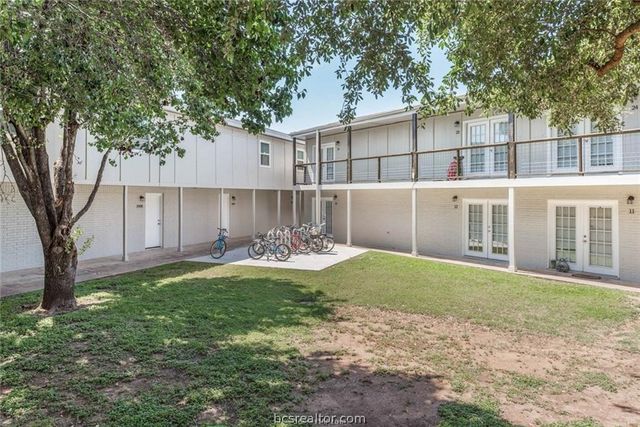 3900 Old College Road 15, Bryan, TX 77801