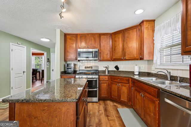 2802 Village Park Drive E, Ellenwood, GA 30294