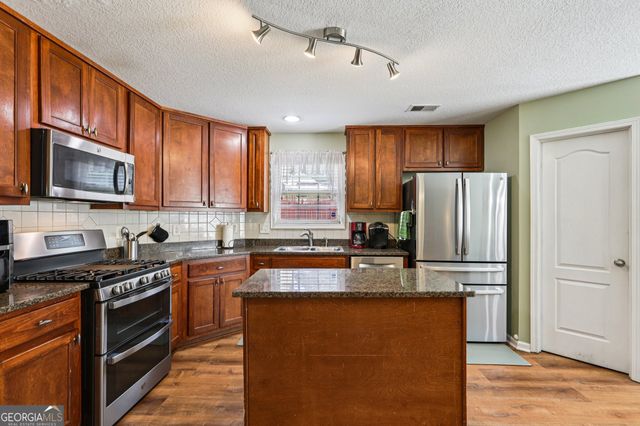2802 Village Park Drive E, Ellenwood, GA 30294
