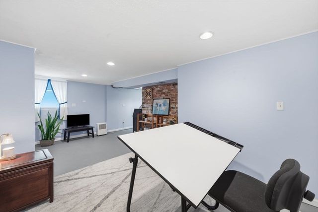 34 Harwich Road, West Springfield, MA 01089
