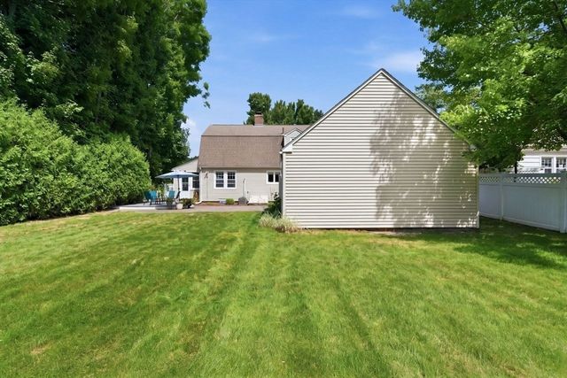 34 Harwich Road, West Springfield, MA 01089