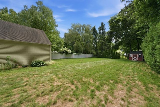 34 Harwich Road, West Springfield, MA 01089
