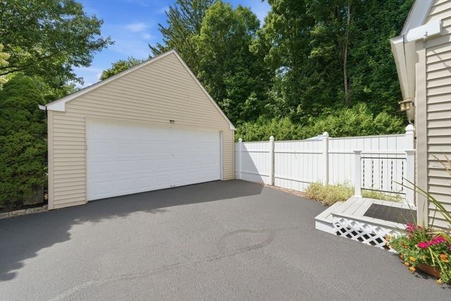 34 Harwich Road, West Springfield, MA 01089