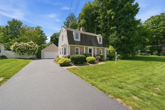 34 Harwich Road, West Springfield, MA 01089