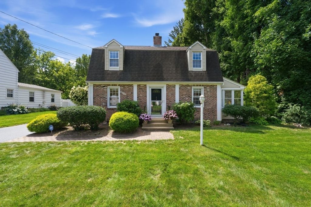 34 Harwich Road, West Springfield, MA 01089