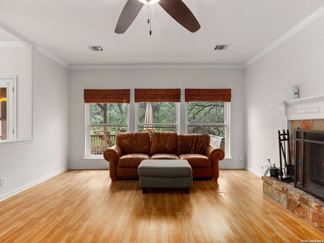 703 STABLE GLEN DR, San Antonio, TX 78245
