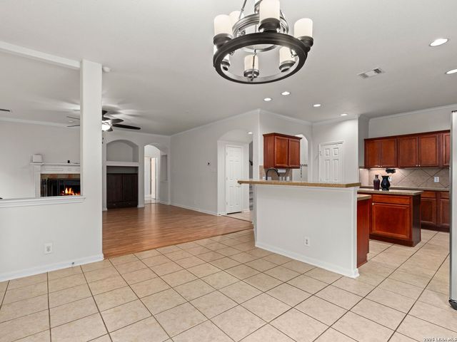 703 STABLE GLEN DR, San Antonio, TX 78245