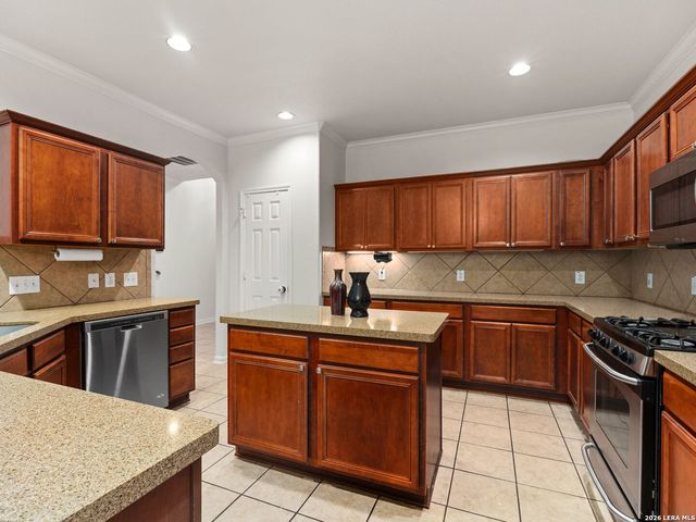 703 STABLE GLEN DR, San Antonio, TX 78245