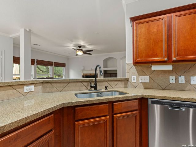 703 STABLE GLEN DR, San Antonio, TX 78245